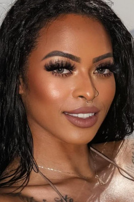 Ava Valentina from TEAM SKEET